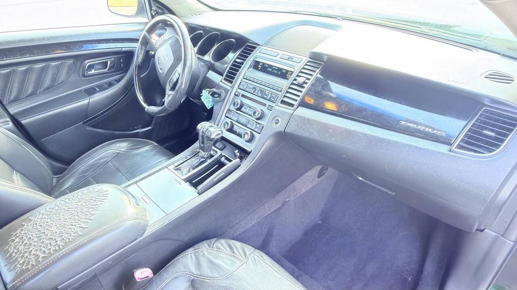 2011 Ford Taurus - $2,700