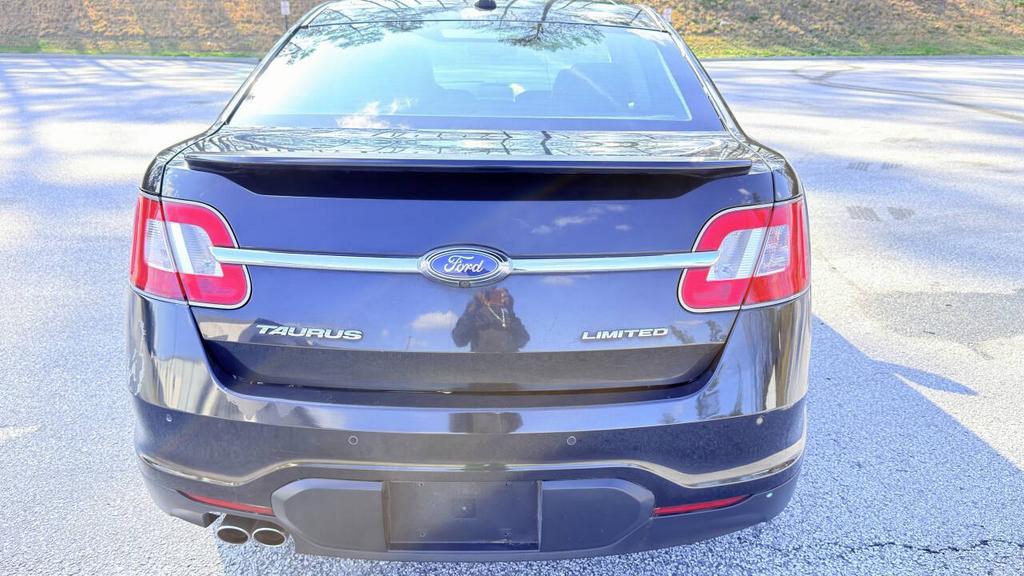 2011 Ford Taurus - $2,700