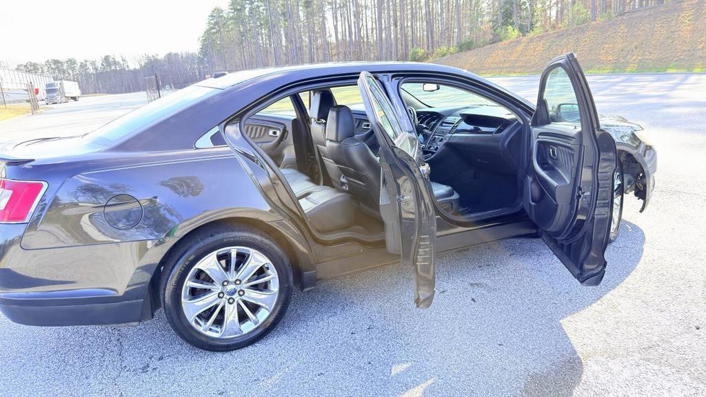 2011 Ford Taurus - $2,700