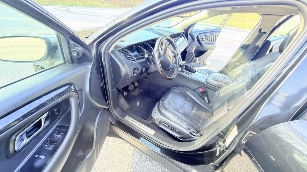 2011 Ford Taurus - $2,700