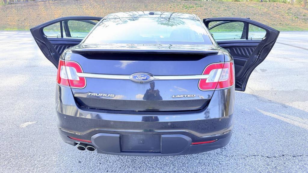 2011 Ford Taurus - $2,700