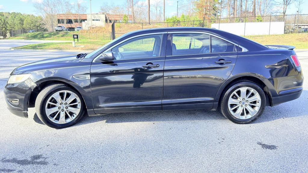 2011 Ford Taurus - $2,700
