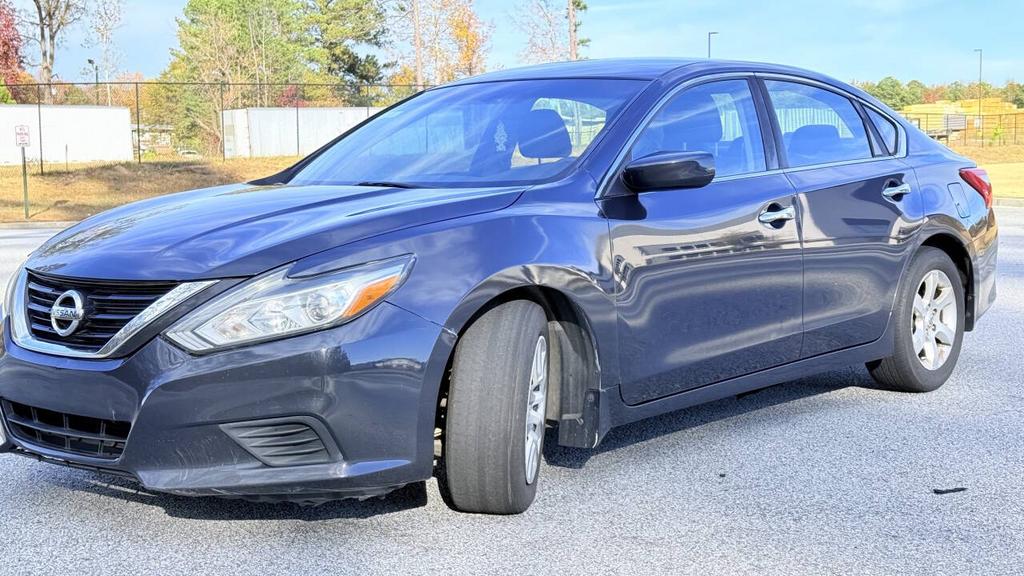 2017 Nissan Altima - $5,900