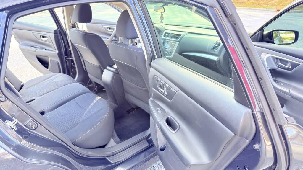 2017 Nissan Altima - $5,900