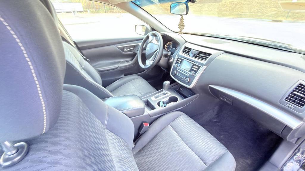 2017 Nissan Altima - $5,900