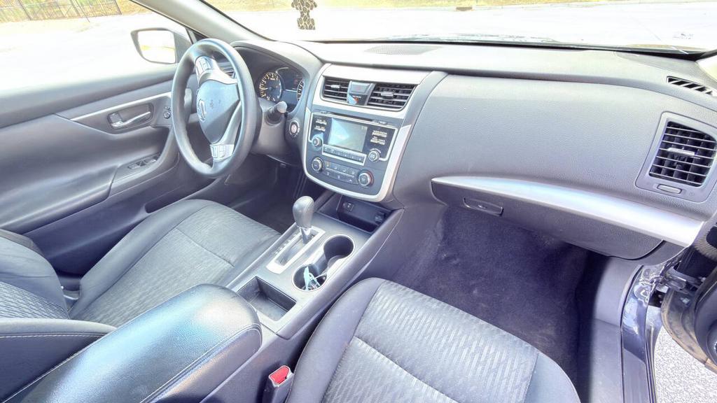 2017 Nissan Altima - $5,900
