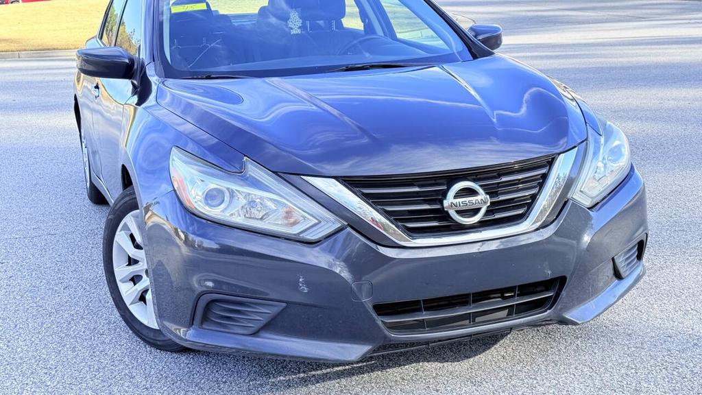 2017 Nissan Altima - $5,900
