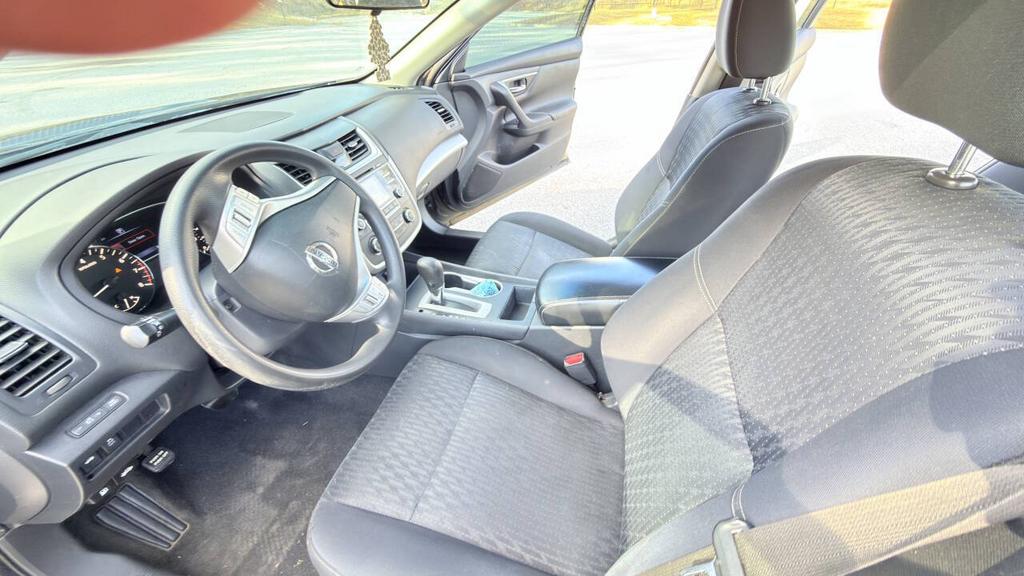 2017 Nissan Altima - $5,900