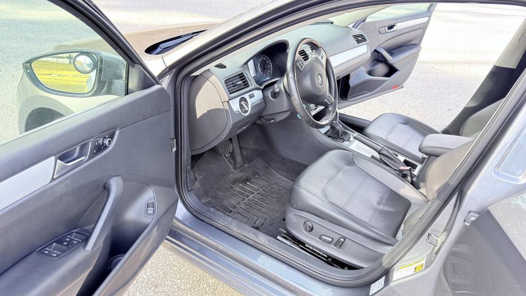 2012 Volkswagen Passat - $4,850