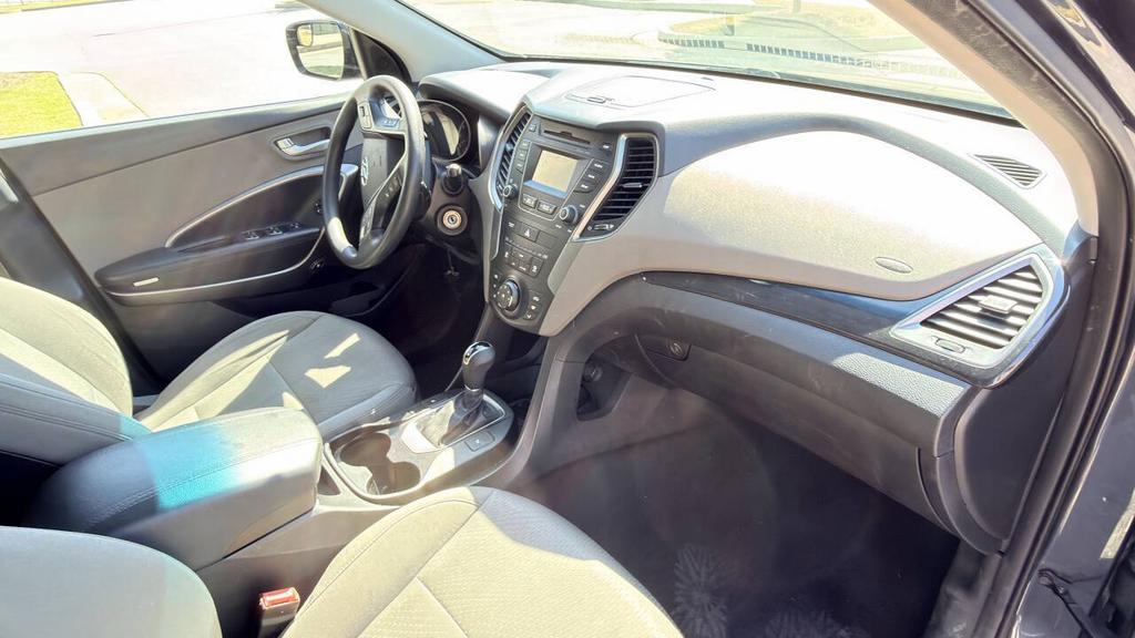 2015 Hyundai Santa Fe Sport - $9,500