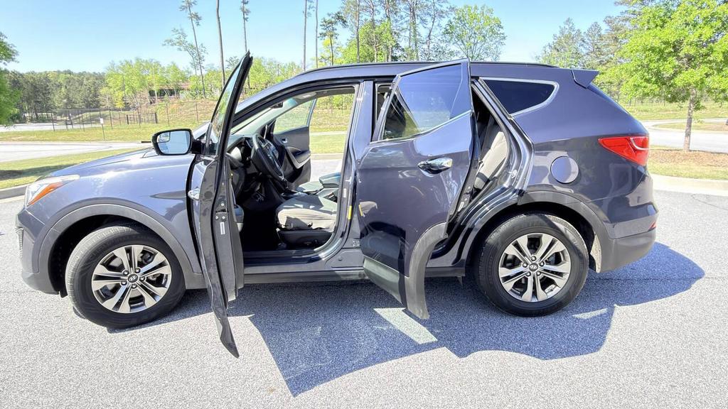 2015 Hyundai Santa Fe Sport - $9,500