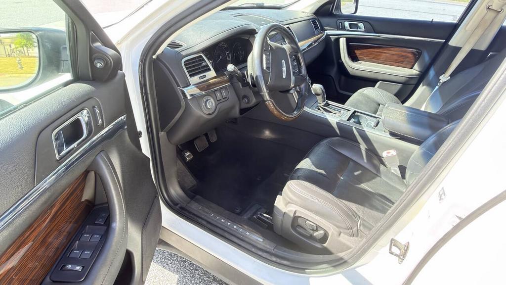 2010 Lincoln MKS - $5,900