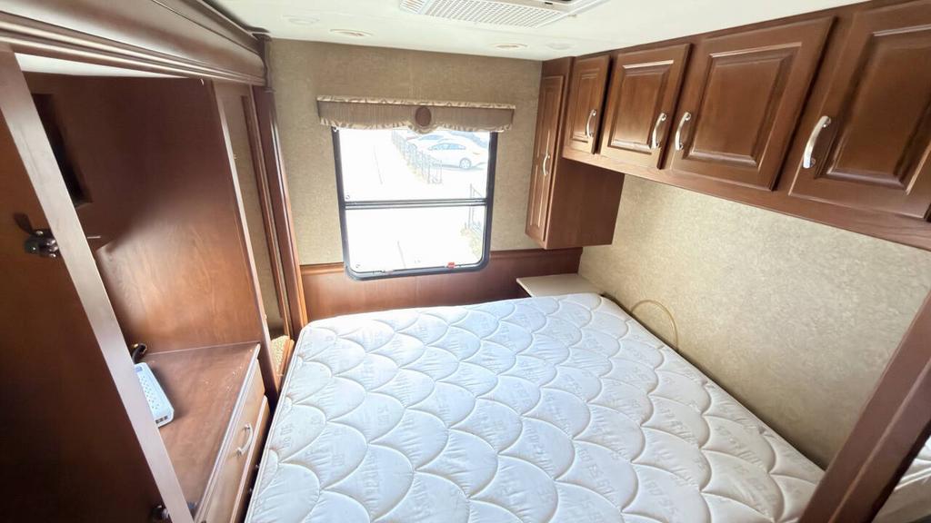 2013 Ford F-53 Motorhome Chassis - $19,800