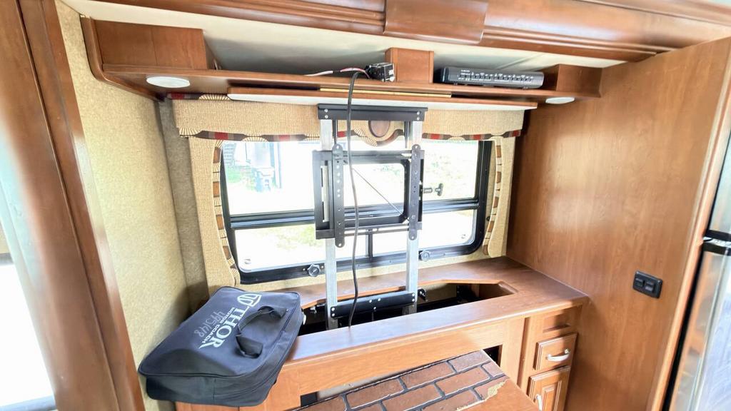 2013 Ford F-53 Motorhome Chassis - $19,800