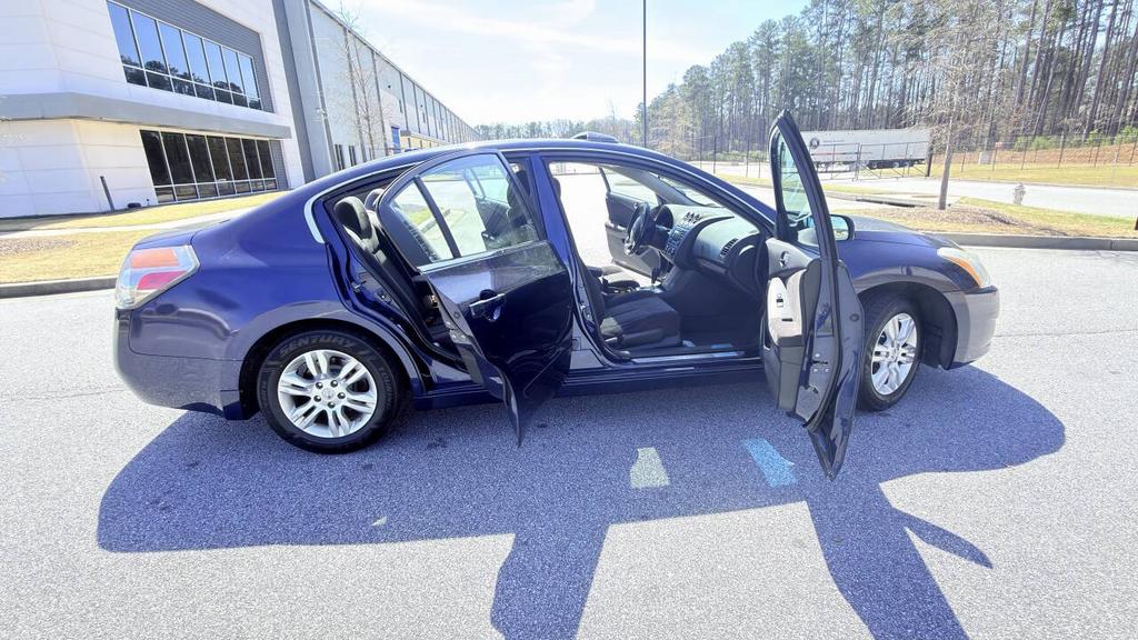 2012 Nissan Altima - $5,500