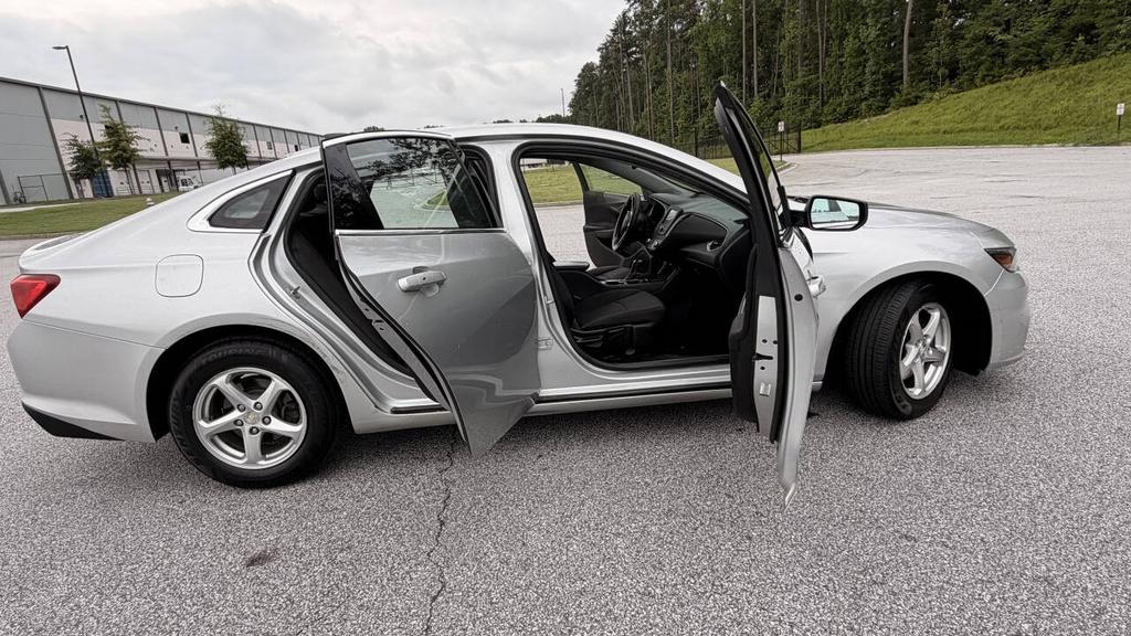 2016 Chevrolet Malibu - $6,999