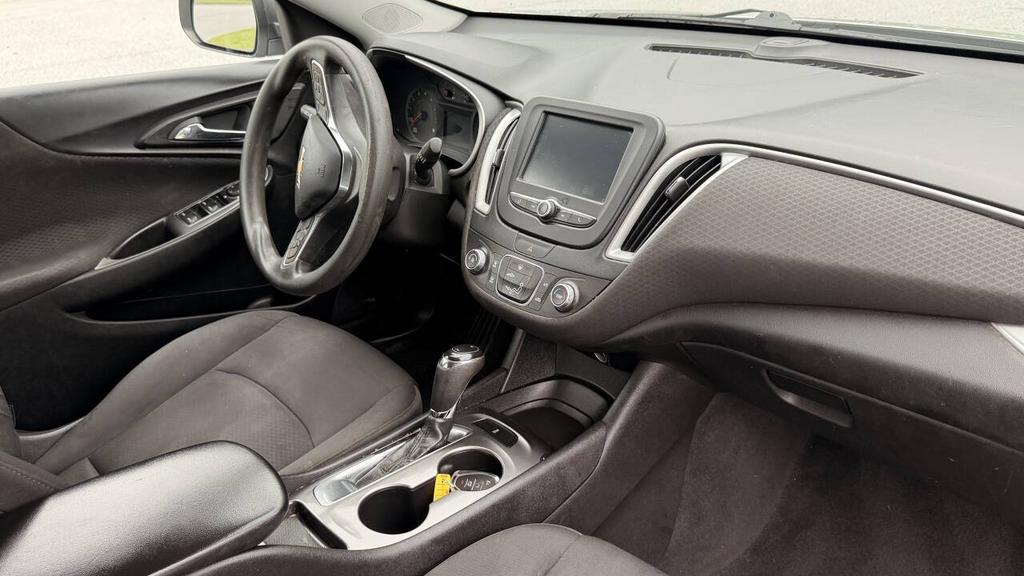 2016 Chevrolet Malibu - $6,999