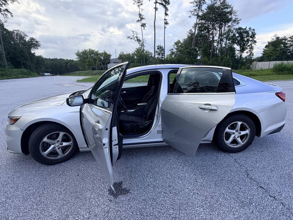 2016 Chevrolet Malibu - $6,999