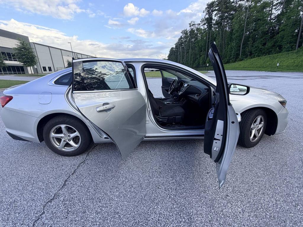 2016 Chevrolet Malibu - $6,999