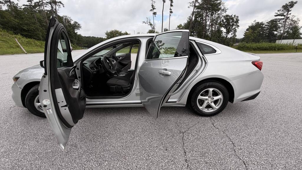 2016 Chevrolet Malibu - $6,999