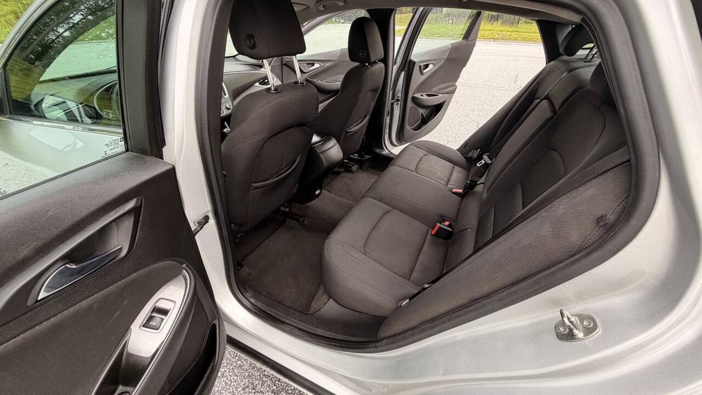 2016 Chevrolet Malibu - $6,999