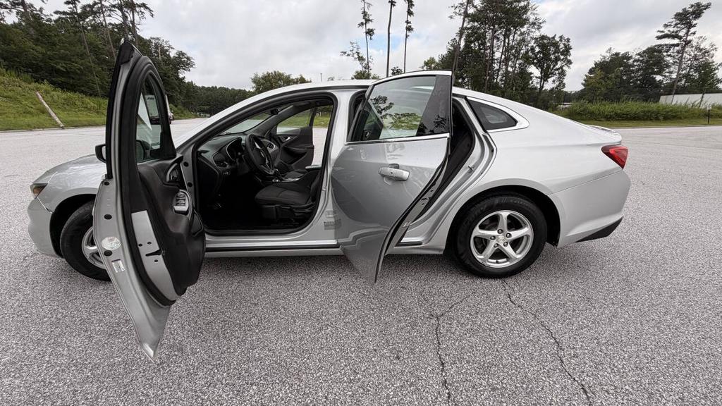 2016 Chevrolet Malibu - $6,999