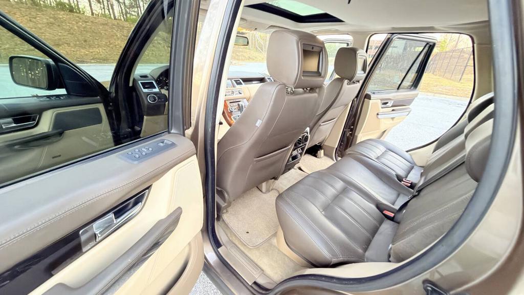 2011 Land Rover Range Rover Sport - $7,500
