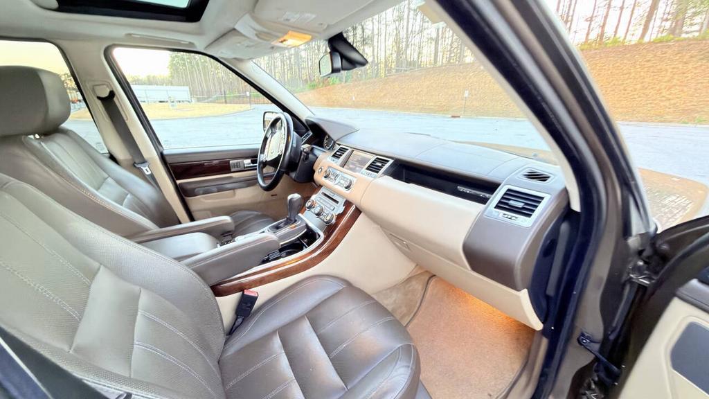 2011 Land Rover Range Rover Sport - $7,500