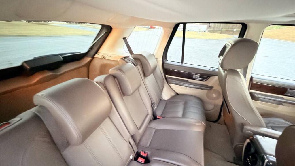 2011 Land Rover Range Rover Sport - $7,500