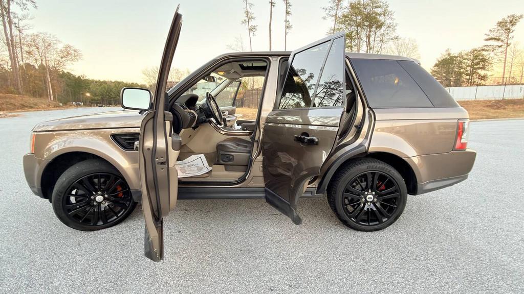 2011 Land Rover Range Rover Sport - $7,500