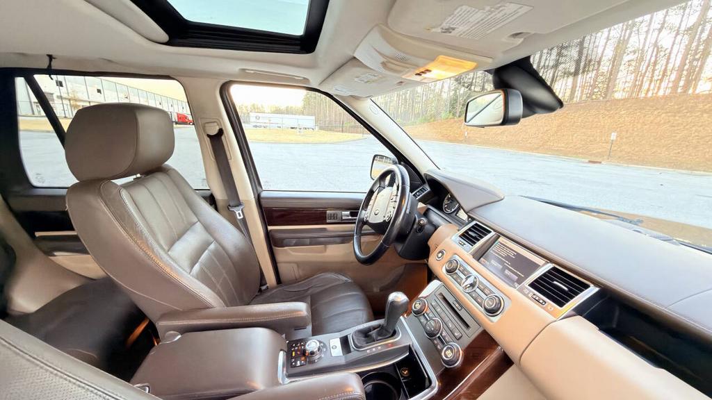 2011 Land Rover Range Rover Sport - $7,500