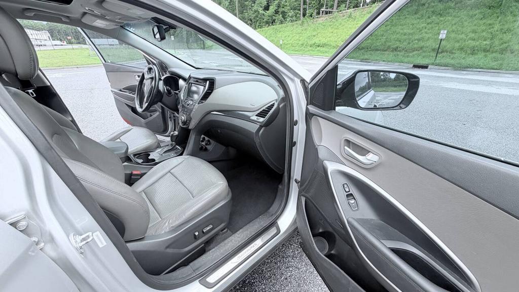 2014 Hyundai Santa Fe Sport - $5,900