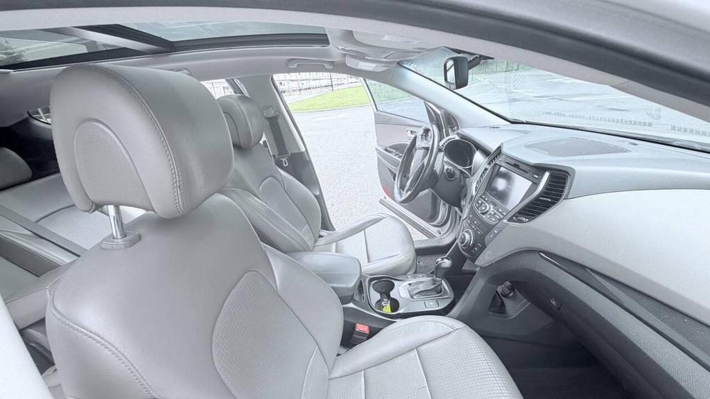 2014 Hyundai Santa Fe Sport - $5,900