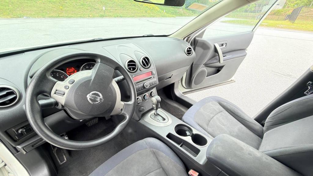 2009 Nissan Rogue - $4,700