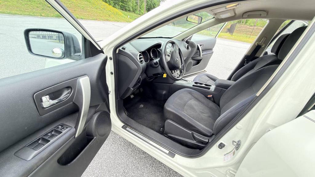 2009 Nissan Rogue - $4,700