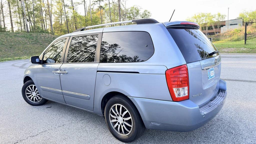 2011 Kia Sedona - $4,999