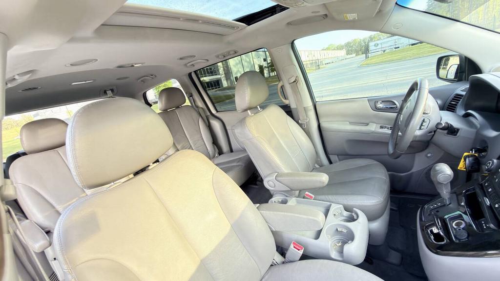 2011 Kia Sedona - $4,999