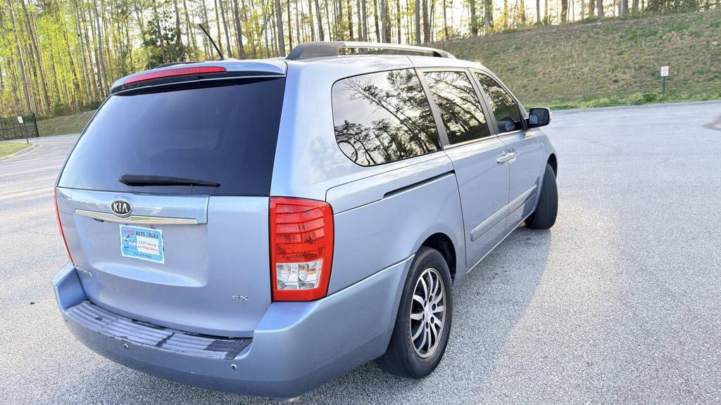 2011 Kia Sedona - $4,999