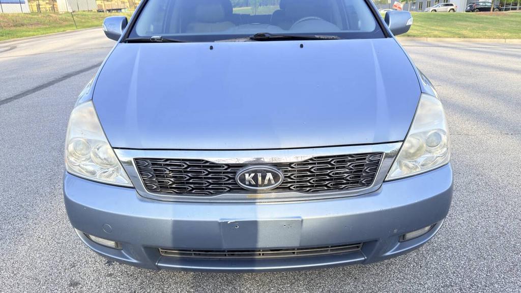 2011 Kia Sedona - $4,999