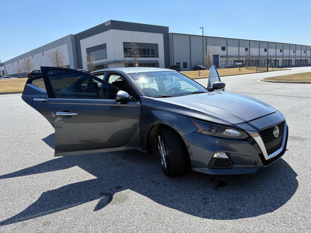 2019 Nissan Altima - $7,500