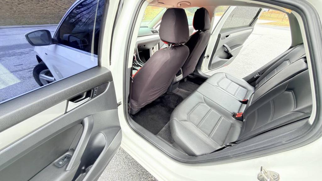 2015 Volkswagen Passat - $5,999