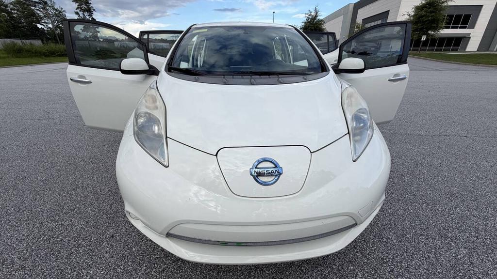 2013 Nissan LEAF - $4,500