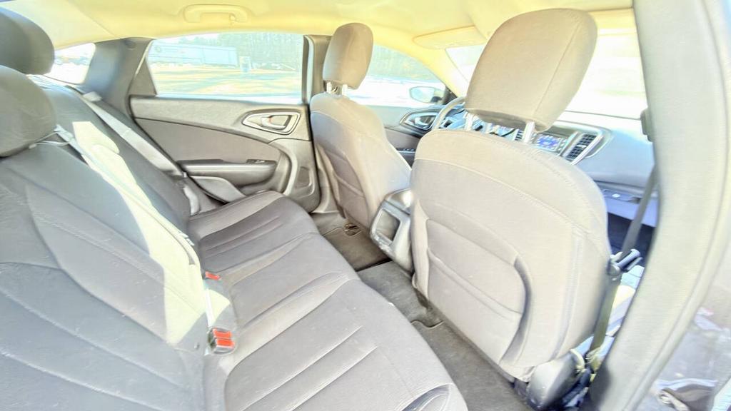 2016 Chrysler 200 - $6,500