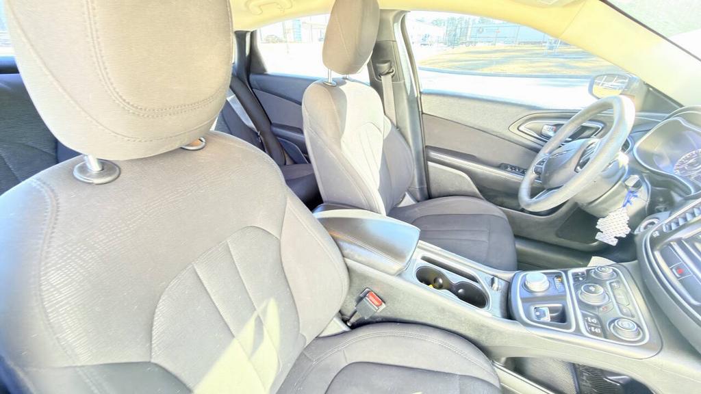 2016 Chrysler 200 - $6,500