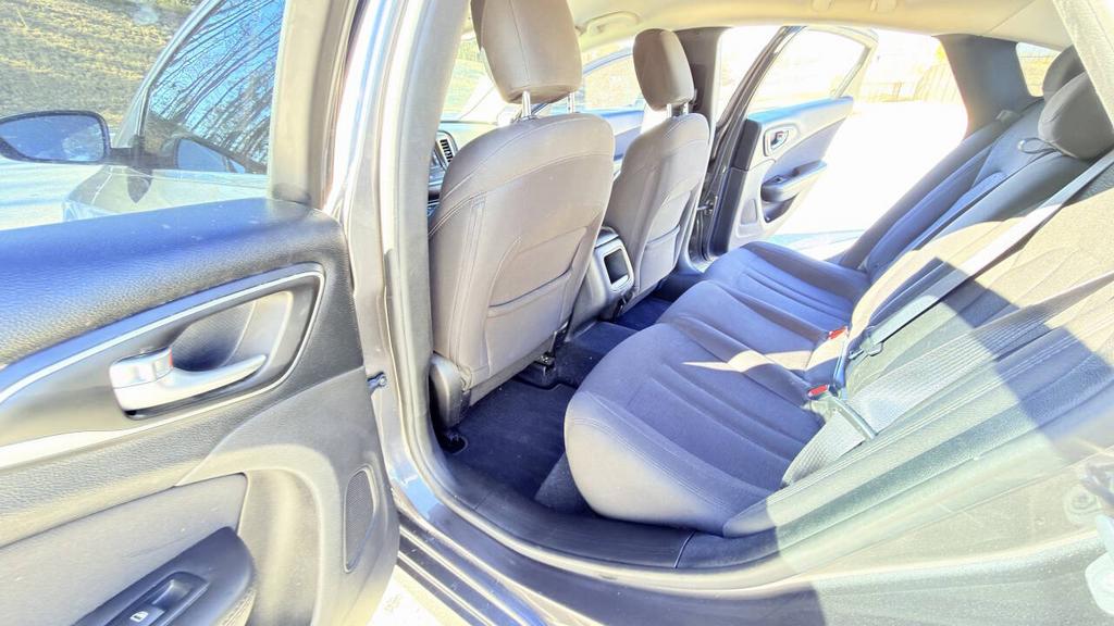 2016 Chrysler 200 - $6,500