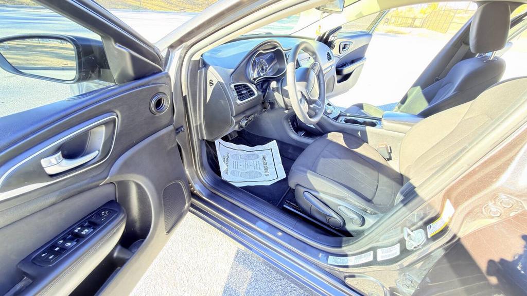 2016 Chrysler 200 - $6,500
