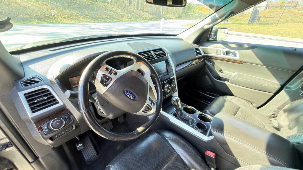 2013 Ford Explorer - $6,999