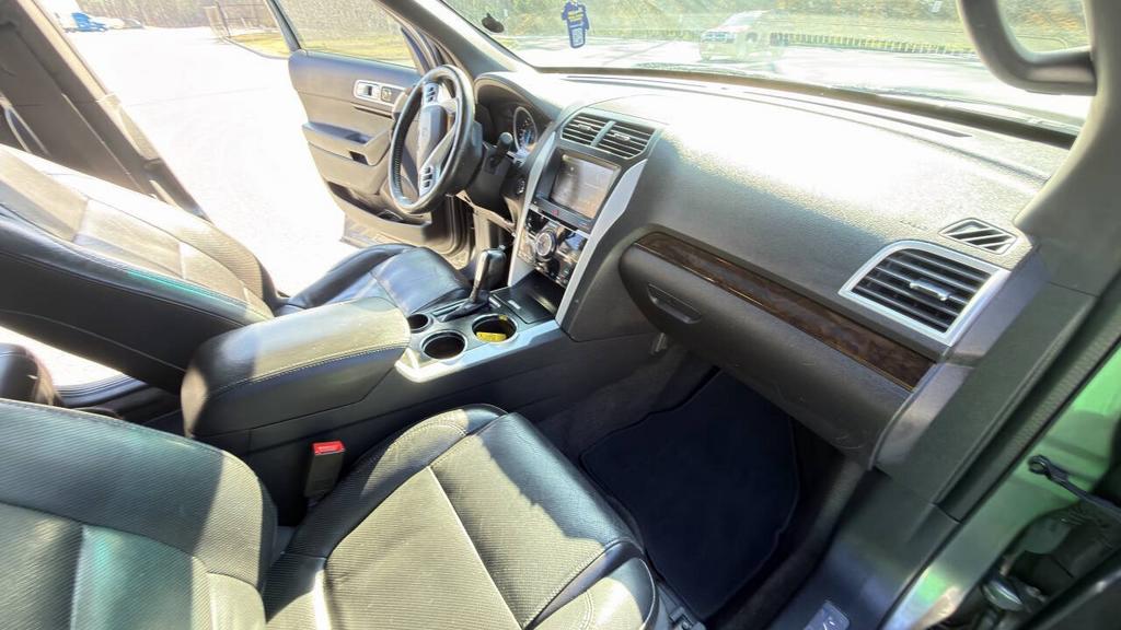 2013 Ford Explorer - $6,999