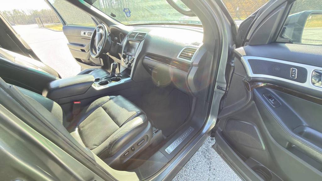 2013 Ford Explorer - $6,999