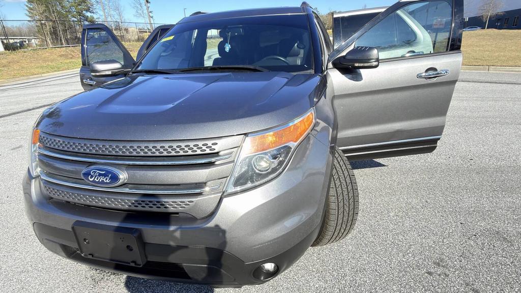 2013 Ford Explorer - $6,999